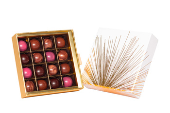 "Klasyka w Świątecznej Odsłonie" | Zestaw pralin – 16 sztuk